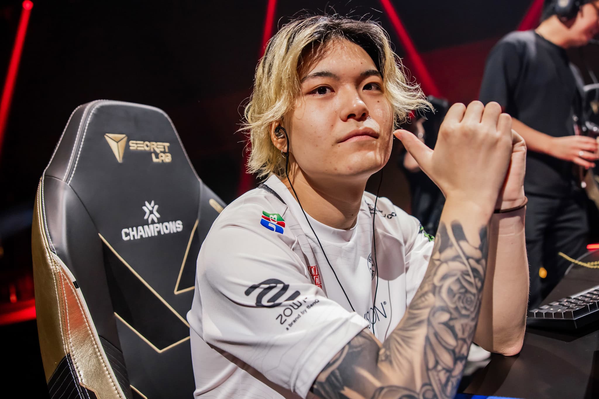 RIDDLE、VALORANT部門のVCJ優勝記念Tシャツ「RIDDLE CHAMPION TEE」を